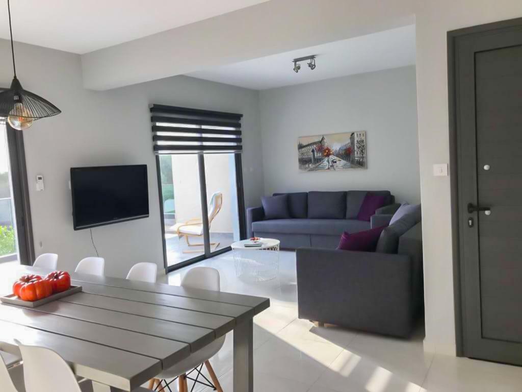 Mare Monte Seaview Boutique Apartment Pafos Exterior foto