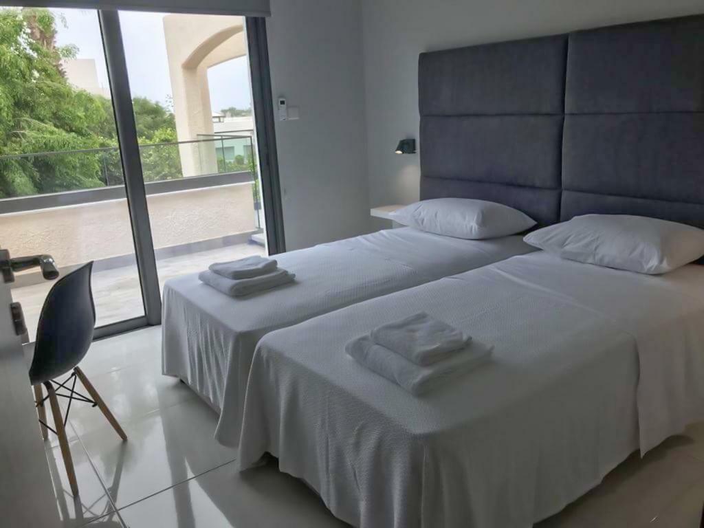 Mare Monte Seaview Boutique Apartment Pafos Exterior foto