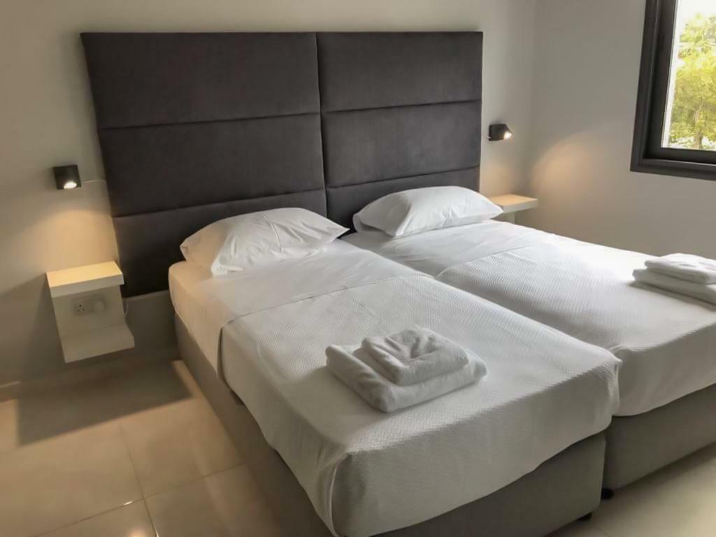 Mare Monte Seaview Boutique Apartment Pafos Exterior foto